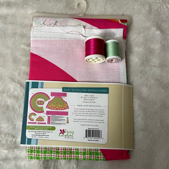 🧵🪡👭 Me & My Doll APRON SEWING KIT with 2 Thread Spools NWT craft sew create - Picture 4 of 6